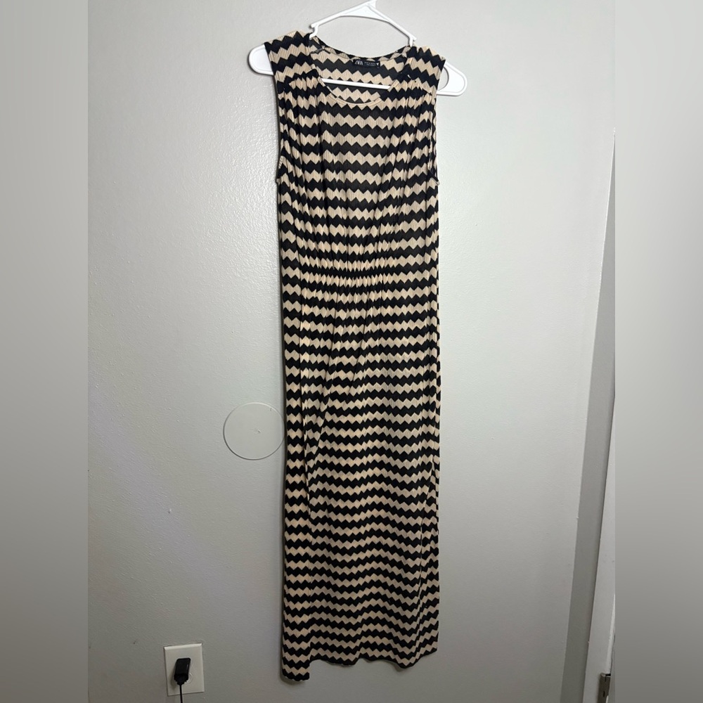 Black and White Pleated Pencil Maxi Skirt